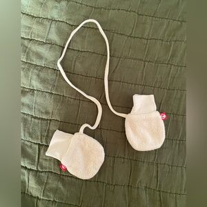 Zutano cozie fleece baby mittens